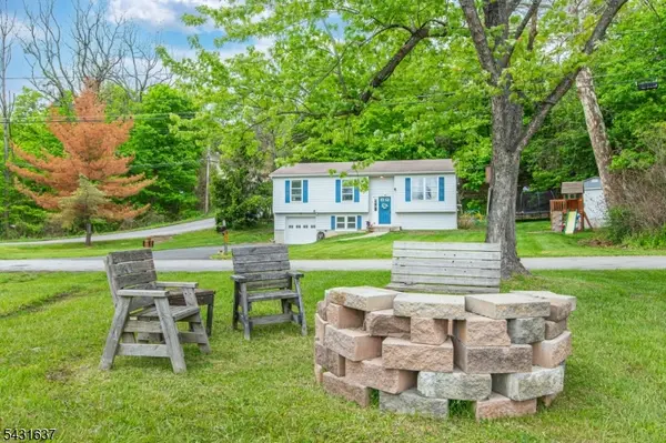 5 Valley Dr W, Vernon Twp., NJ 07418