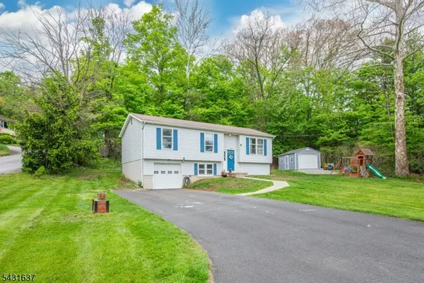 5 Valley Dr W, Vernon Twp., NJ 07418