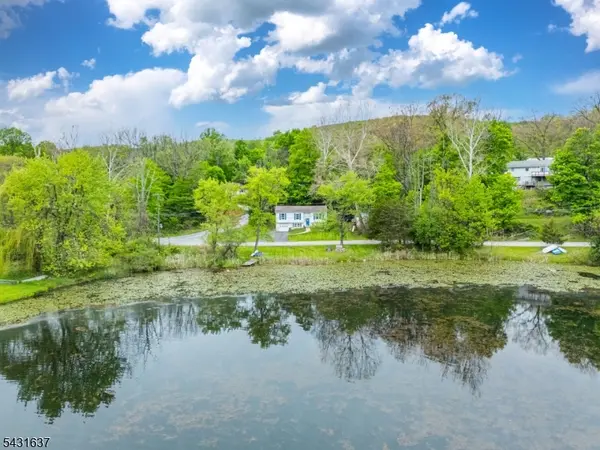 5 Valley Dr W, Vernon Twp., NJ 07418