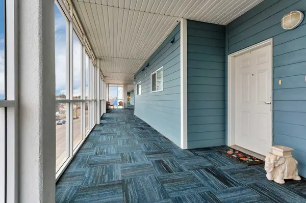 5100 Lakeshore DR #405, Sylvan Lake, AB T4S 2L7