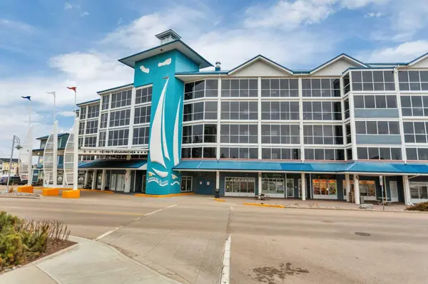 5100 Lakeshore DR #405, Sylvan Lake, AB T4S 2L7