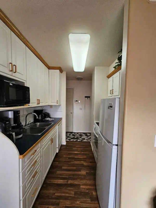 5519 Kerry Wood DR #204, Red Deer, AB T4N 4X3