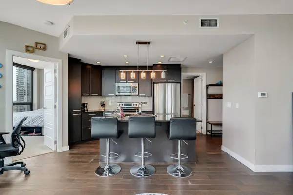 225 11 AVE SE #2301, Calgary, AB T2G 0G3