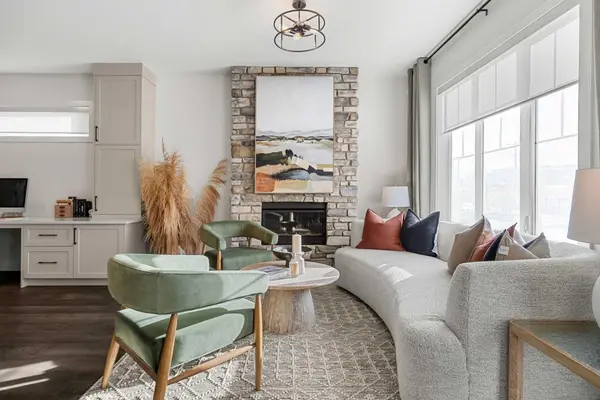 291 Greenwich DR NW, Calgary, AB T3B 6P1
