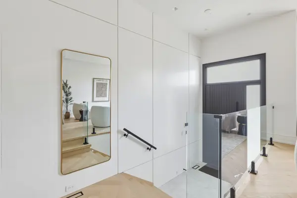 261 St Germain AVE, Toronto C04, ON M5M 1W4