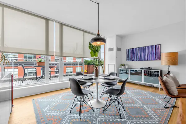 301 Markham ST #602, Toronto C01, ON M6J 3X2