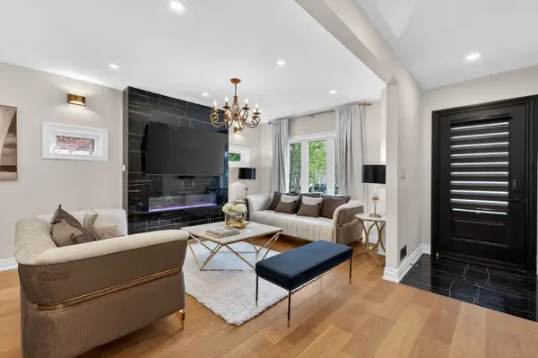 1 Wanless CRES, Toronto C04, ON M4N 3B6