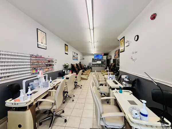 694 St Clair AVE W, Toronto C02, ON M6C 1B1