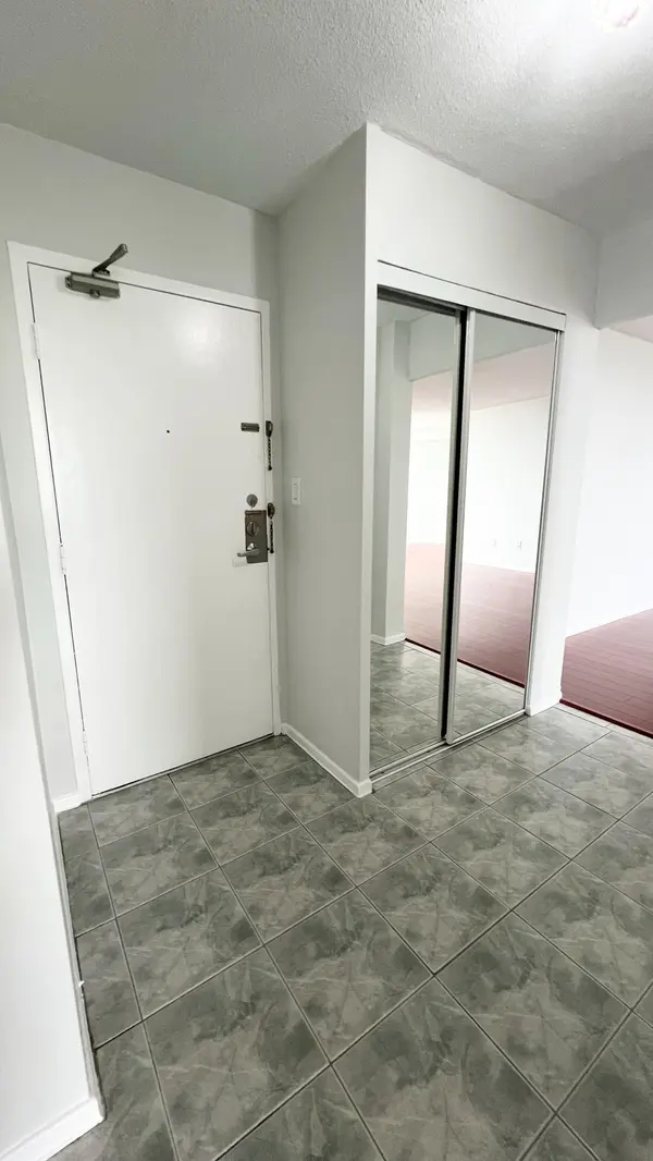 5 Shady Golfway #1606, Toronto C11, ON M3C 3A5