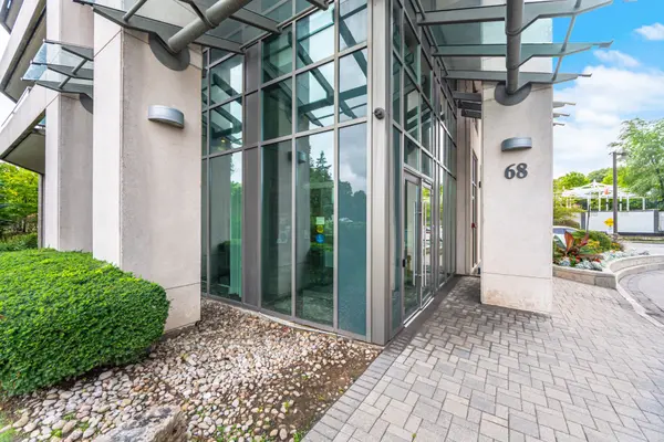 68 Grangeway AVE #1015, Toronto E09, ON M1H 0A1