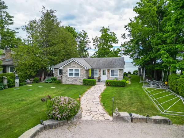 131 Minnetonka RD, Innisfil, ON L9S 2V8