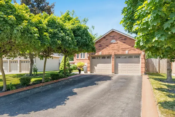 1092 Lebanon DR, Innisfil, ON L9S 2B3