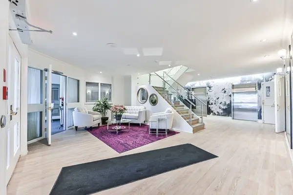 100 Anna Russell WAY #214, Markham, ON L3R 6C7