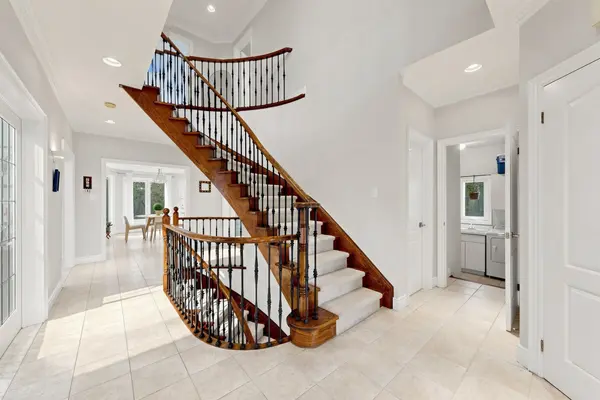 118 May AVE, Richmond Hill, ON L4C 3S6