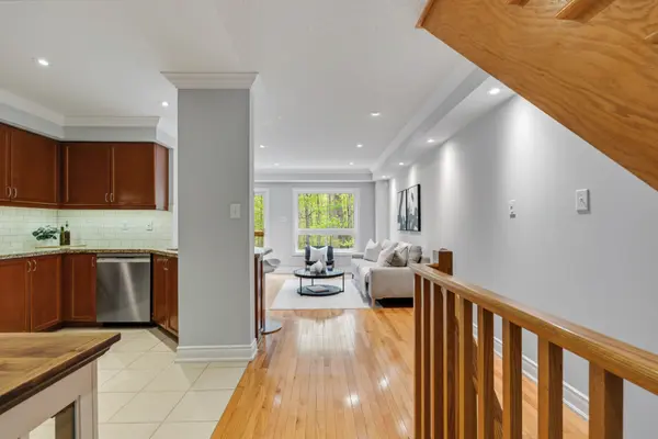 233 Duskywing WAY #33, Oakville, ON L6L 0C5