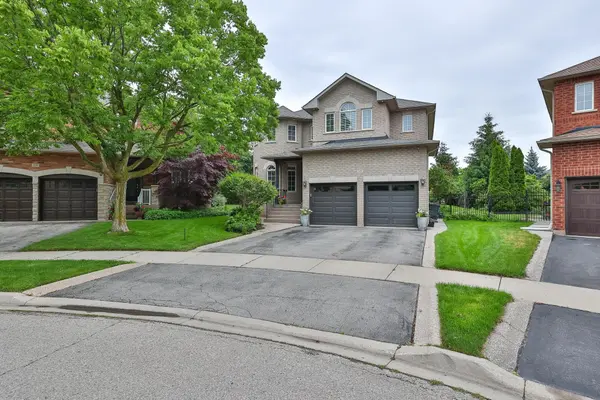 2275 Whitecliffe WAY, Oakville, ON L6M 4W3