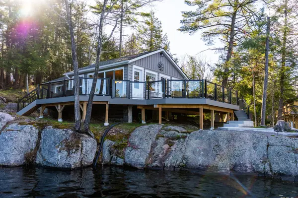 16 Stewart-King RD, The Archipelago, ON P2A 2W7