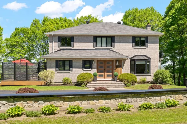 975 Fieldown ST, Orleans - Cumberland And Area, ON K4C 1B9
