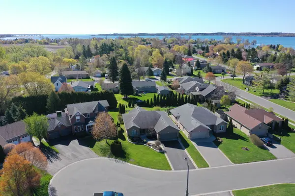 4 Hickory CT, Brighton, ON K0K 1H0