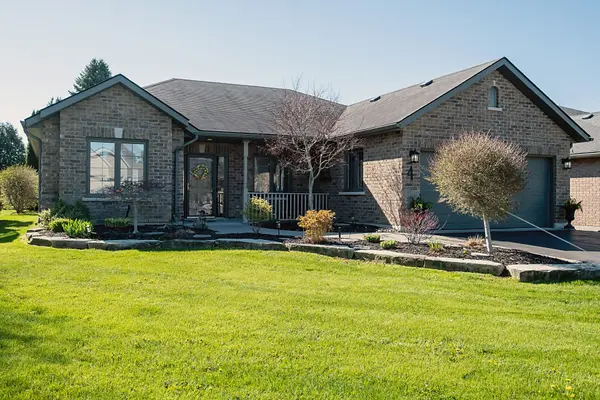 4 Hickory CT, Brighton, ON K0K 1H0