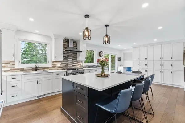 14 Curling RD, Bracebridge, ON P1L 1M6