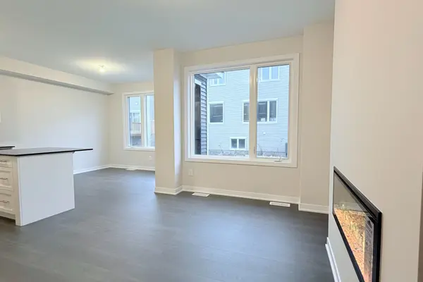 381 Les Emmerson DR, Barrhaven, ON K2J 7L7