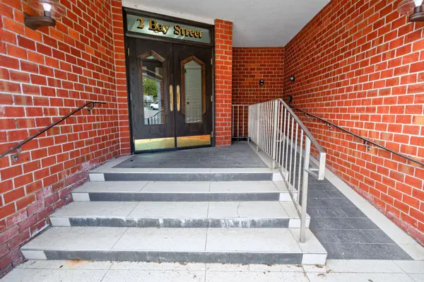 2 Bay ST #202, Kingston, ON K7K 6T7