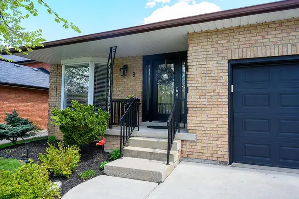 9 Ben Tirran CRES, Hamilton, ON L8G 4V8