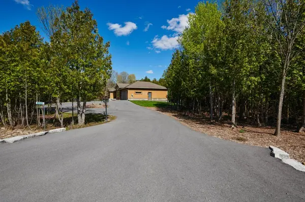 8040 Iveson DR, Greely - Metcalfe - Osgoode - Vernon And Area, ON K0A 2P0