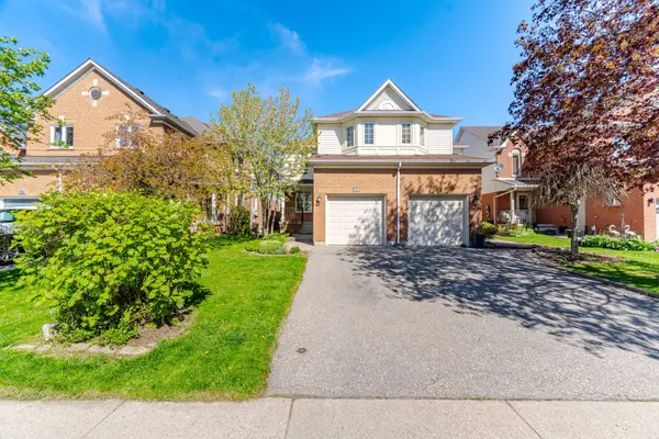 38 Houndtrail DR, Hamilton, ON L8B 0N4