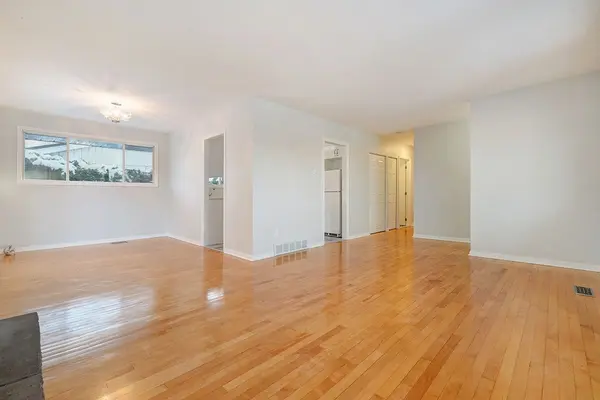 728 Fielding DR, Billings Bridge - Riverside Park And Area, ON K1V 7G5