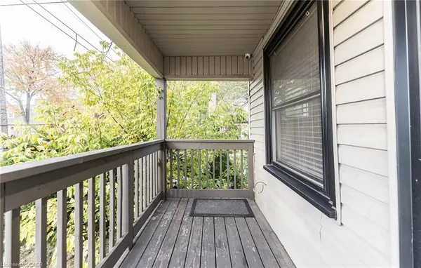 222 Kensington AVE N, Hamilton, ON L8L 7N7