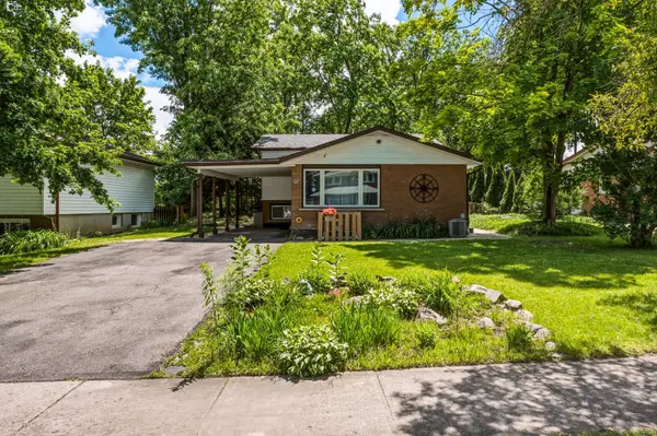 97 Blythwood RD, Waterloo, ON N2L 4A1