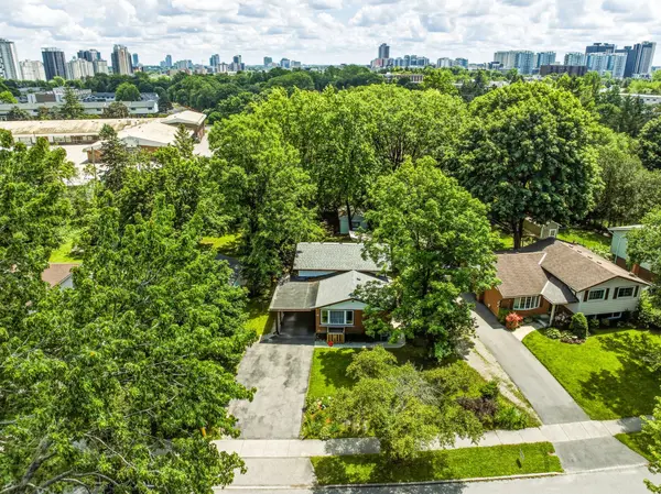 97 Blythwood RD, Waterloo, ON N2L 4A1