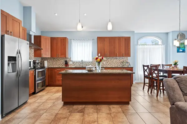 255 Lakeshore RD, St. Catharines, ON L2M 1R9