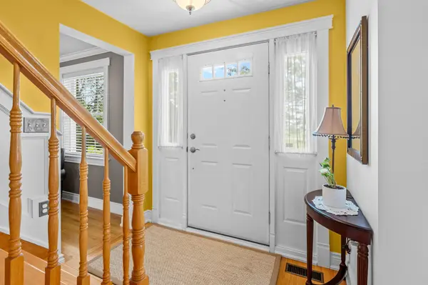 183 Hamilton RD, Russell, ON K4R 1E5