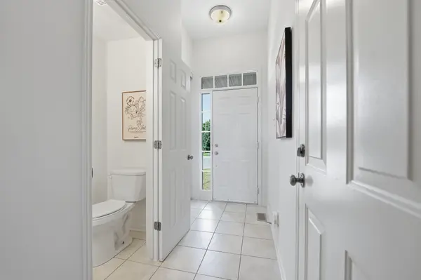 472 Claridge DR, Barrhaven, ON K2J 5H6