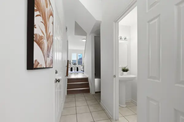 472 Claridge DR, Barrhaven, ON K2J 5H6