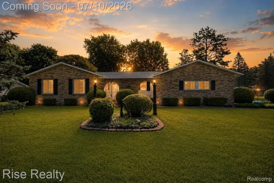 10376 Ataberry DR, Vienna Charter Township, MI 48420