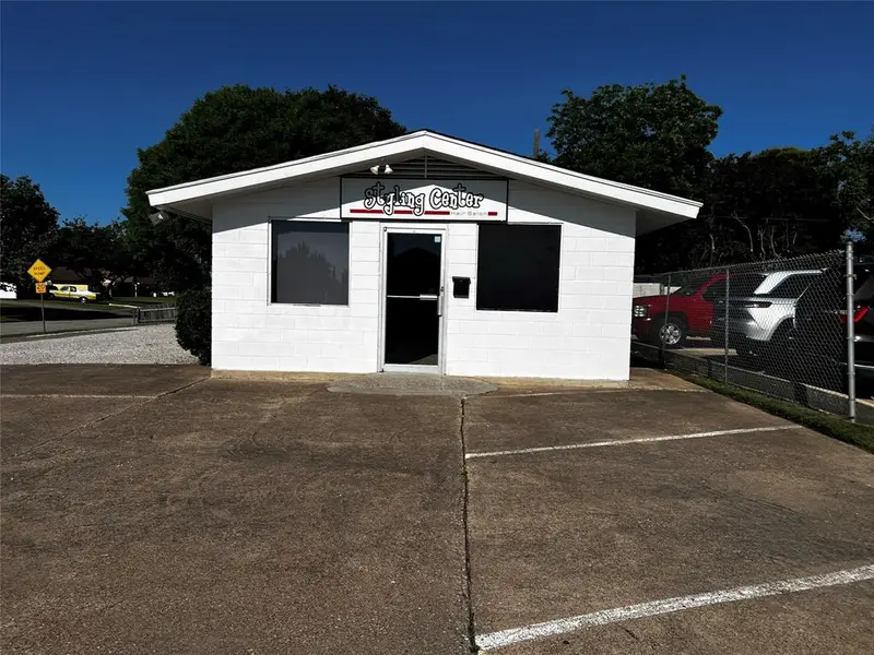 2526 Hillcrest Lane, Grand Prairie, TX 75052