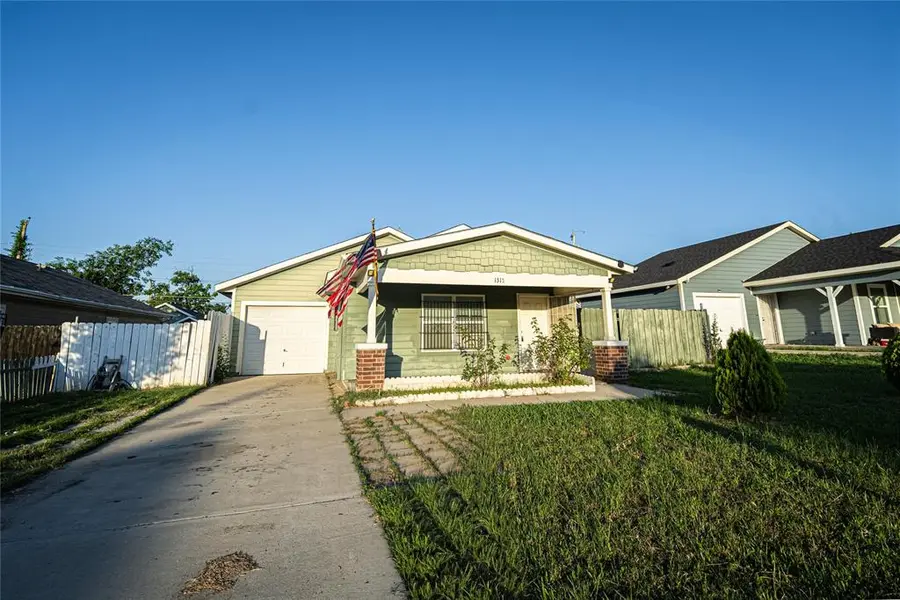 1315 Driess Street, Fort Worth, TX 76104