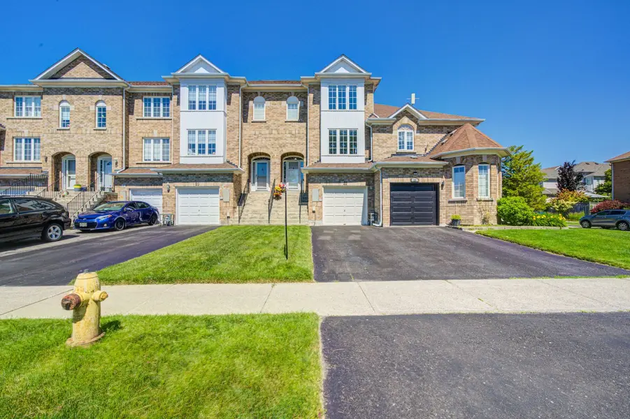 22 Lakeridge DR, Toronto E10, ON M1C 5C2