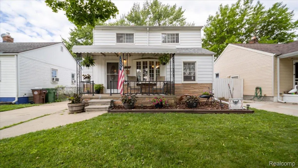 13458 Poplar ST, Southgate, MI 48195