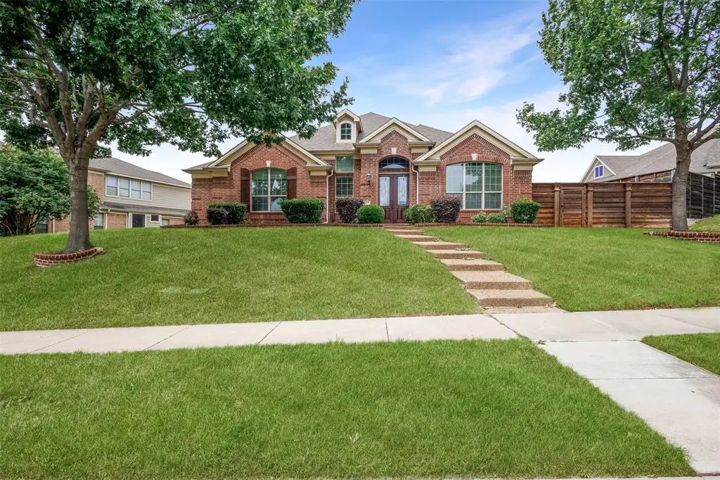 3001 Knightsbridge Lane, Garland, TX 75043