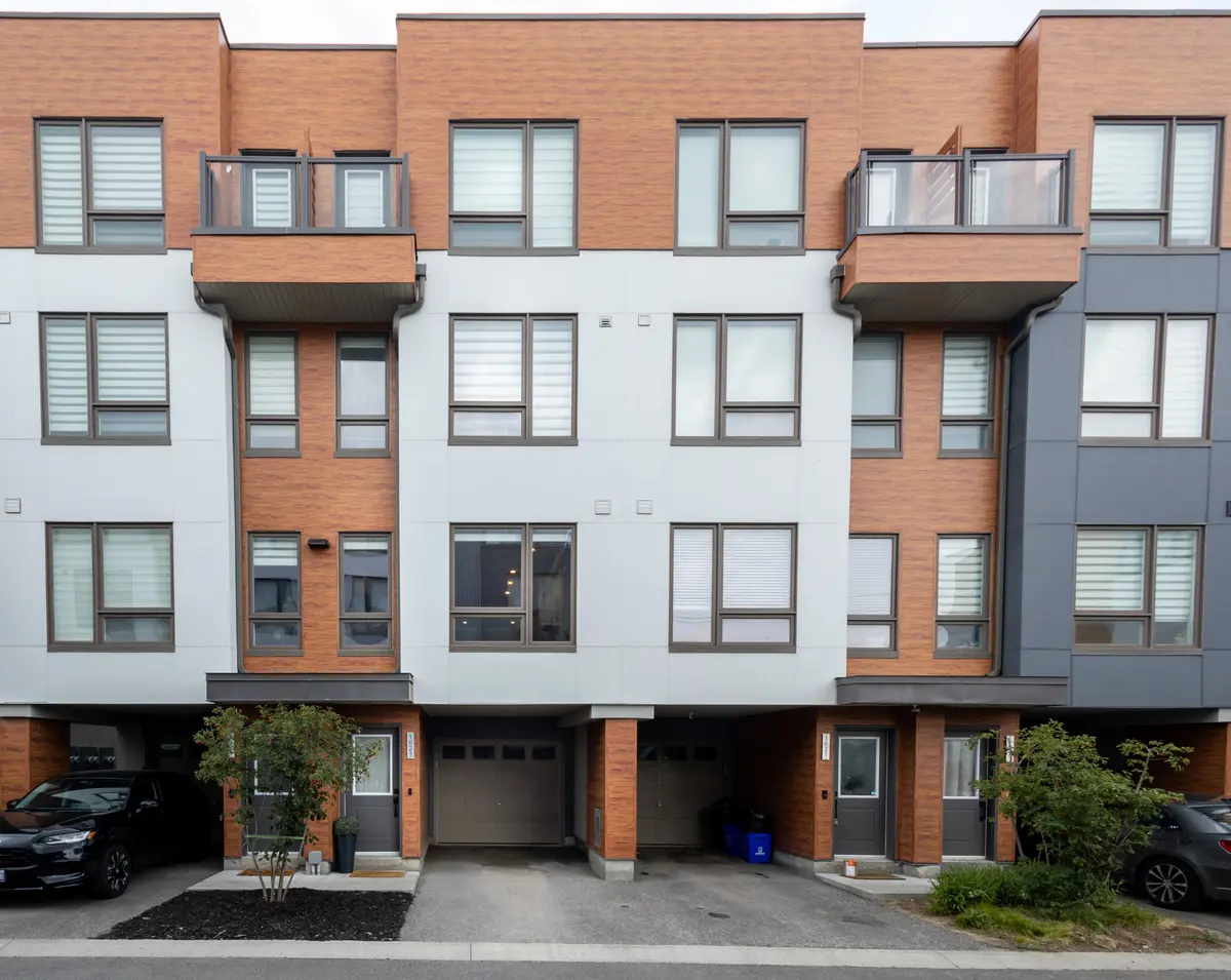 1623 Pleasure Valley PATH N, Oshawa, ON L1G 0E3