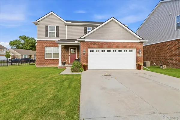 41328 Rugosa DR, Clinton Charter Township, MI 48038