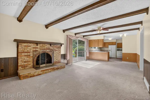 10376 Ataberry DR, Vienna Charter Township, MI 48420