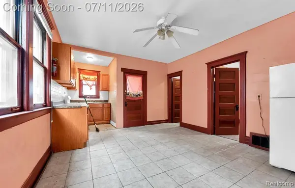 9506 Charest ST, Hamtramck, MI 48212