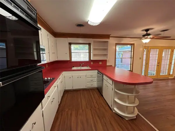 817 E Holly Lane, Mexia, TX 76667