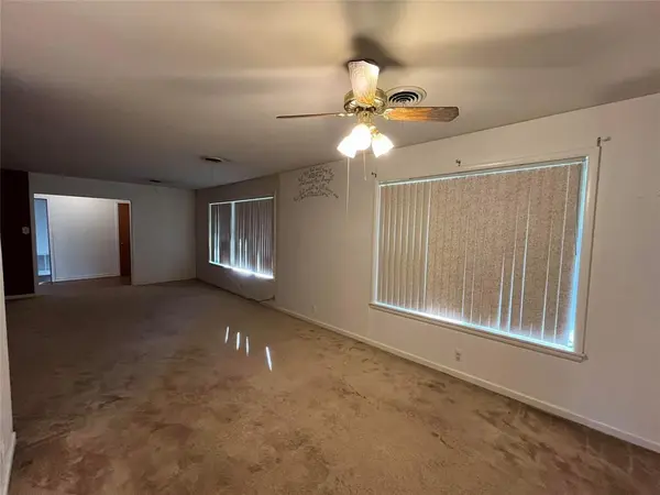 817 E Holly Lane, Mexia, TX 76667